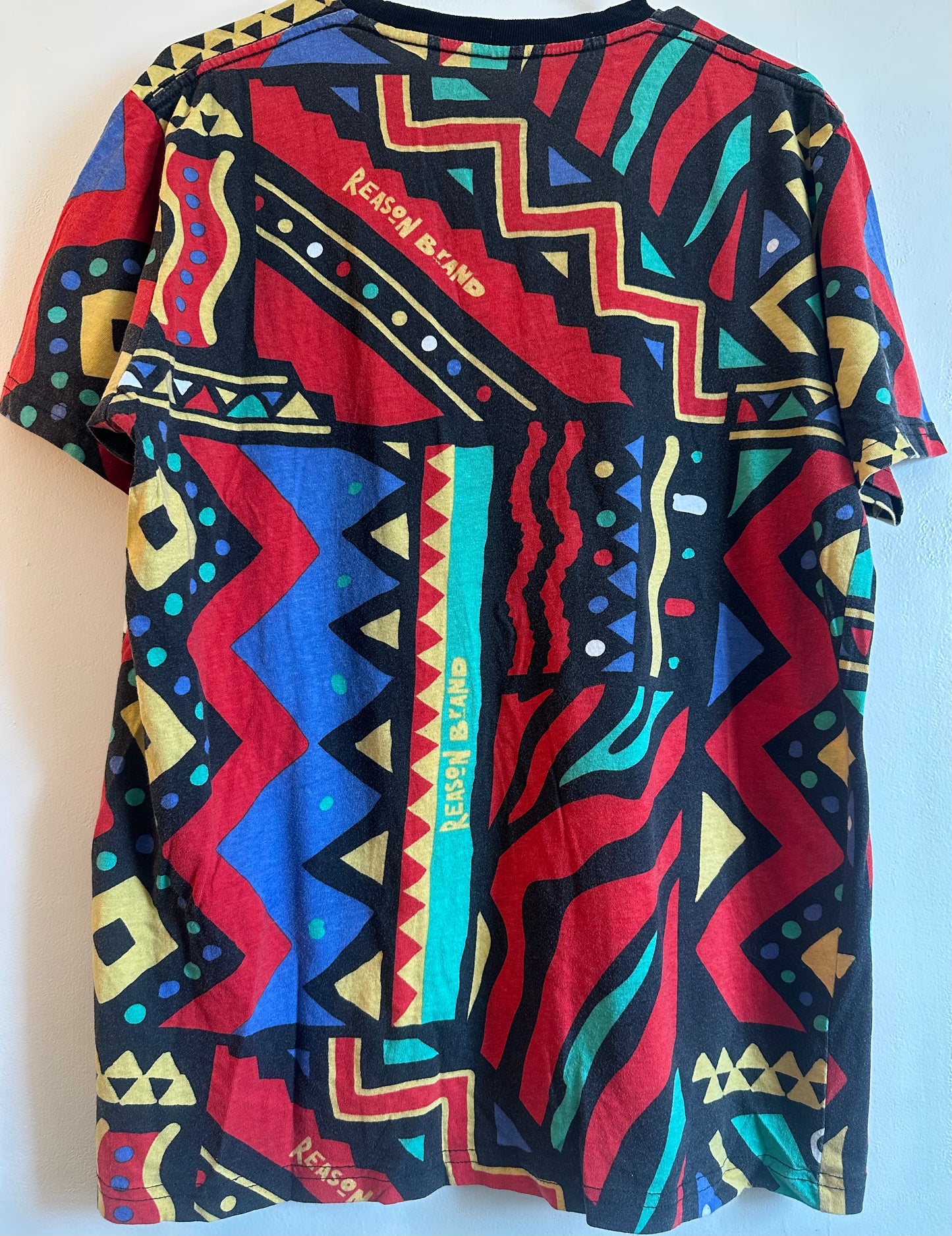 Men’s Reason Brand Large 90s style multicolor Tee Shirt